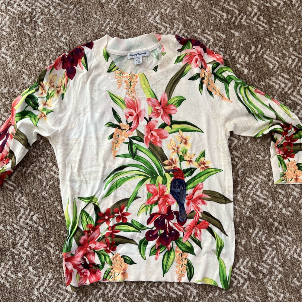 Tommy Bahama light sweater, large